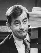 Derek Fowlds