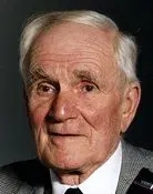 Desmond Llewelyn