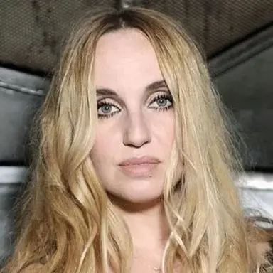 Chloé Mons
