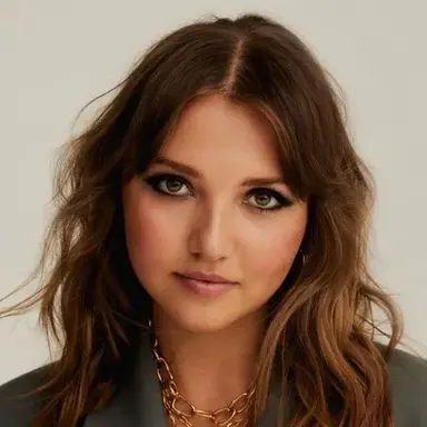 Mia McKenna-Bruce