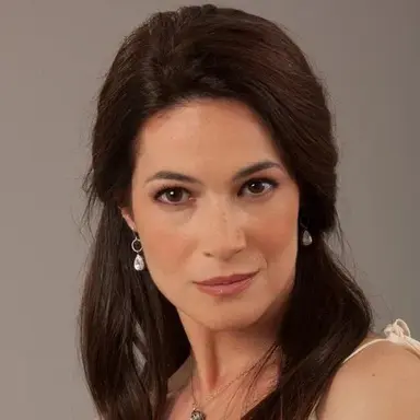 Paula Neves