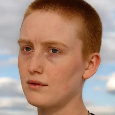Bobbi Salvör Menuez