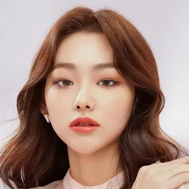 Kang Mi-na