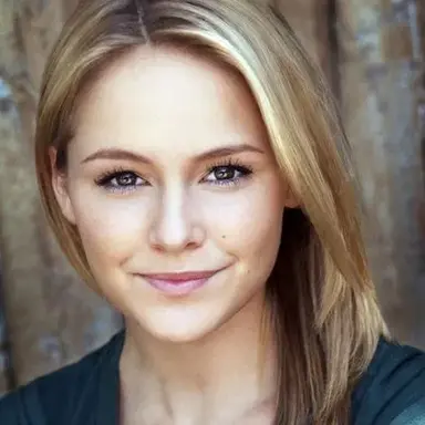 Cassi Thomson