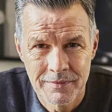 Des Hamilton
