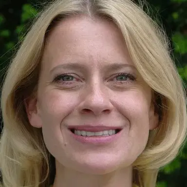 Caroline Peters