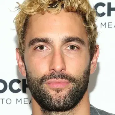 Noah Mills