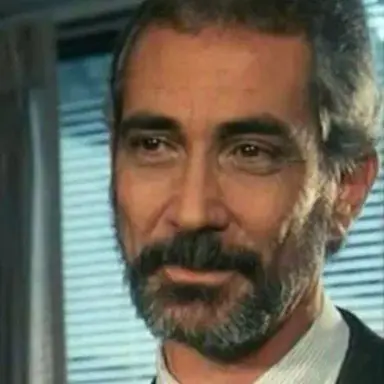 César Olmos