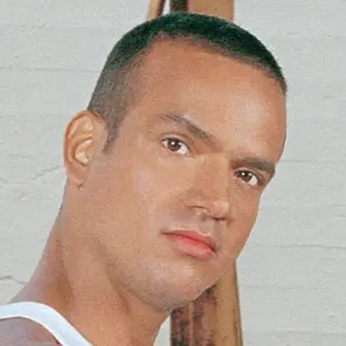 Alex Leon