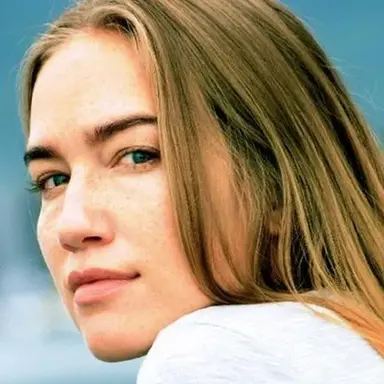 Zora Holt