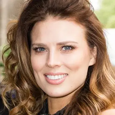 Twinnie Lee Moore