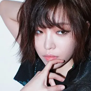 Son Ga-in