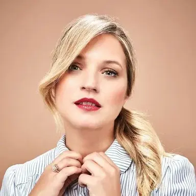 Vanessa Ray
