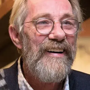 Kim Gyngell