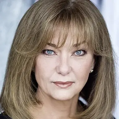 Julianne White