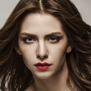 Ezgi Asaroğlu