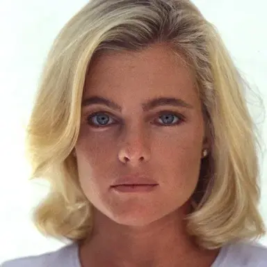 Erika Eleniak
