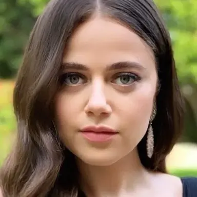 Molly Gordon