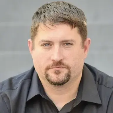 Elliott Carr