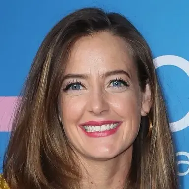 Stephanie Allynne