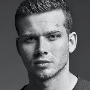Oliver Stark