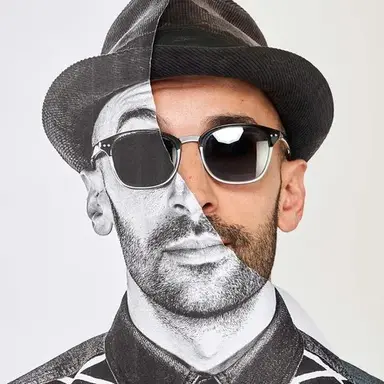 JR