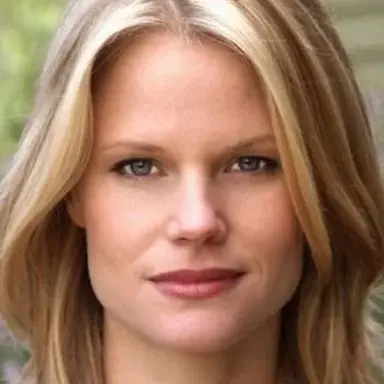 Joelle Carter