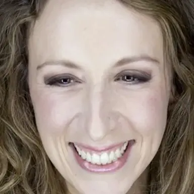 Caroline Arrouas