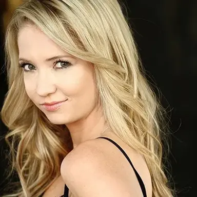 Lindsay Selles