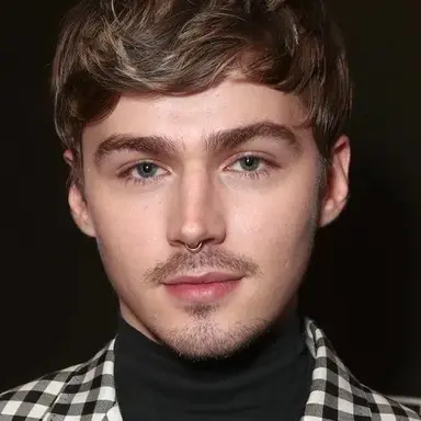 Miles Heizer
