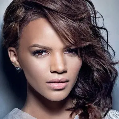 Leslie Grace