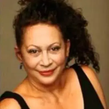 Lola Peno