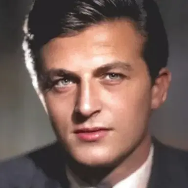 Müşfik Kenter