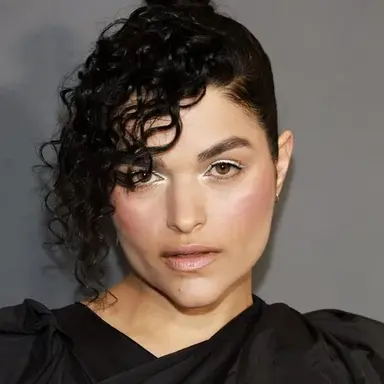 Eve Harlow