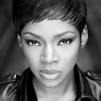 Caroline Chikezie