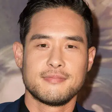 Raymond Lee