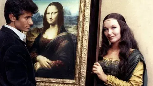 The Mona Lisa Has Been Stolen